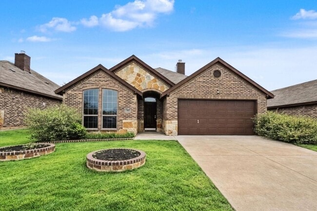 Building Photo - Spacious Single-Story Comfort with Covered Porch in Wilmer