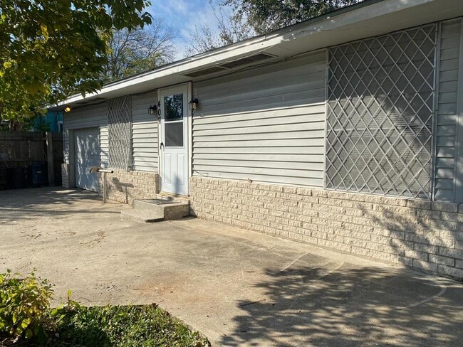 Photo - 407 E Homan Ave