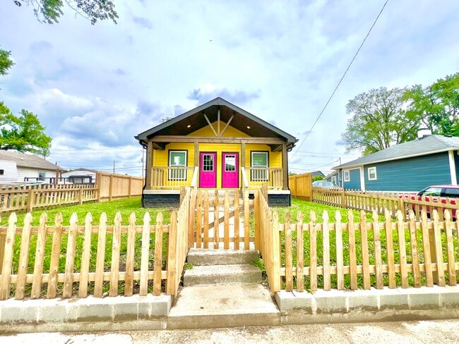 Building Photo - 2043 Adams St Unit 2043