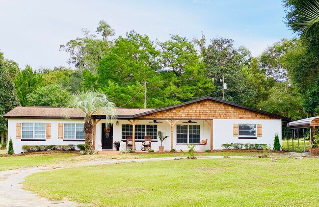 Photo - SPACIOUS HOME ON ACREAGE