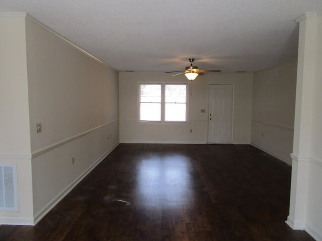 Photo - 110 Delorme Ct