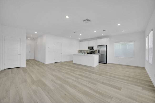 Photo - 4000 Richmar Butte Ave