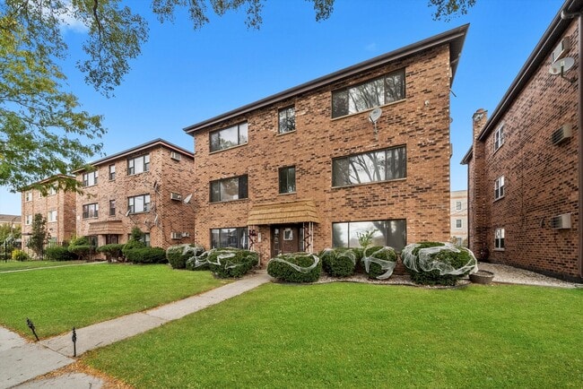 Building Photo - 3612 W 55th St