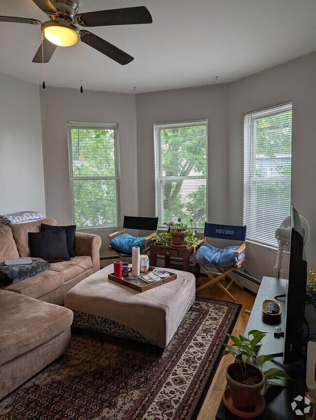 Building Photo - SEPTEMBER 1 - Dorchester Savin Hill 3 bedr... Rental