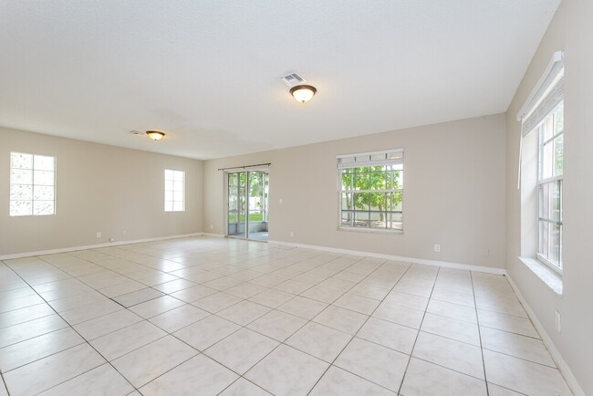 Photo - 4124 Pine Hollow Cir