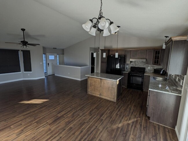 Photo - 715 Cherrywood Cir
