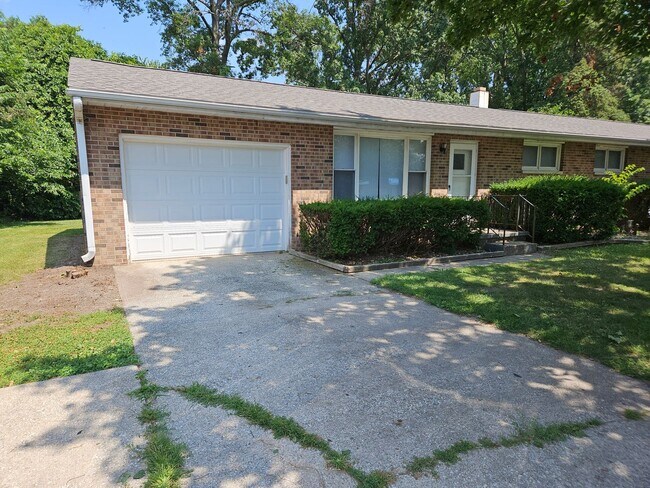 Building Photo - 1716 E Bristol St Unit A Rental