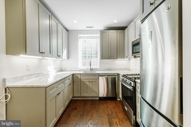 Photo - 1331 S Dover St