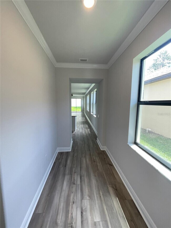Photo - 1437 N River Cir
