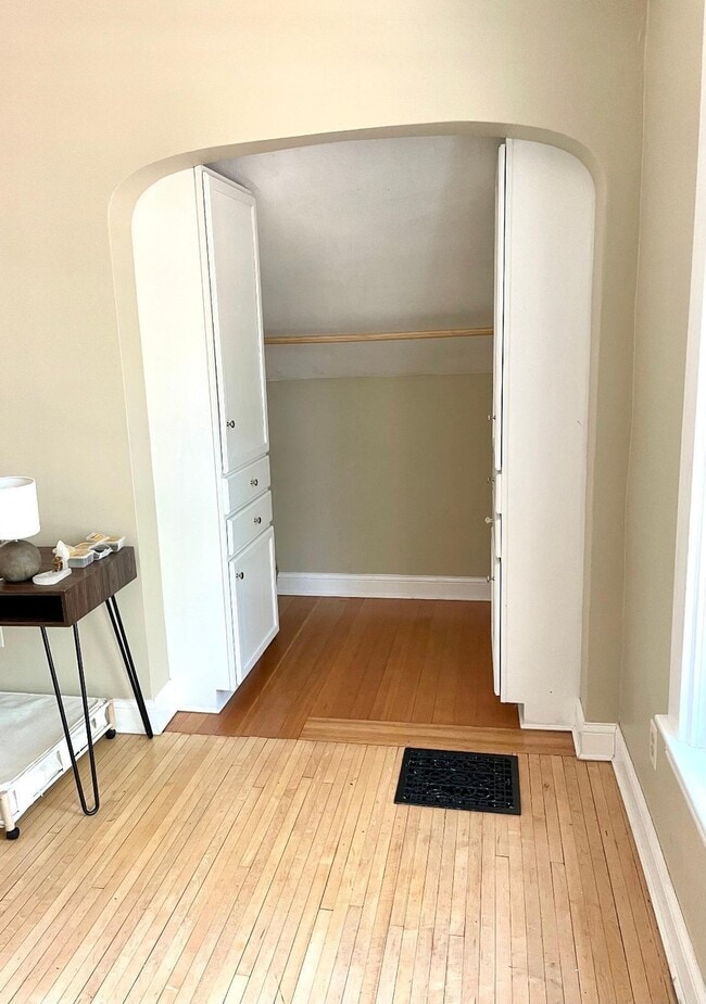 Photo - 305 8th Ave S