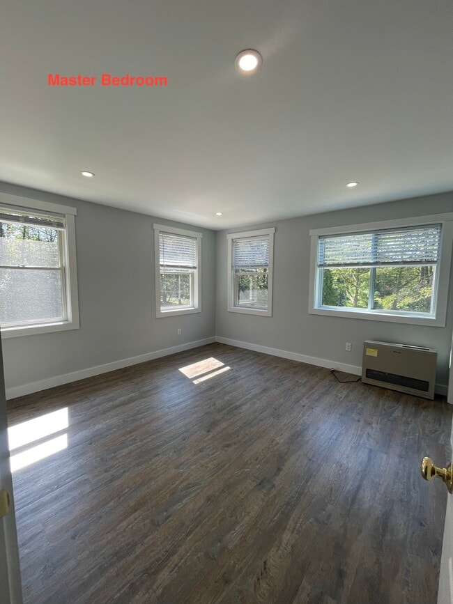 Building Photo - 90 Knickerbocker Rd Rental
