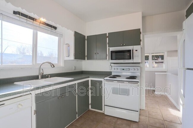 Photo - 397 S Logan St