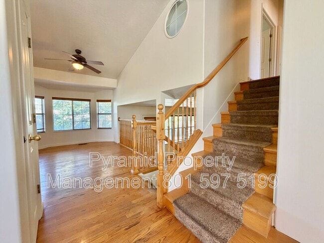 717 E Hundley Hvn Cir