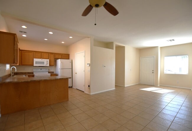 Photo - 2300 E Magma Rd