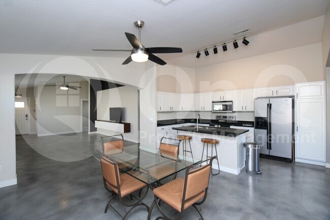 Photo - 15844 W Papago St