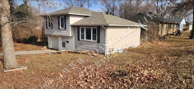 Photo - Beautiful House in South KC-Available NOW!!