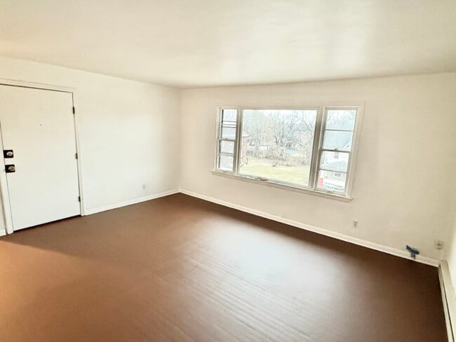 Building Photo - 1226 N Main St Unit 1226Apt4