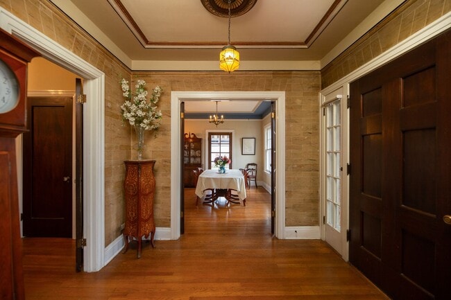 Photo - WONDERFUL HISTORIC 5 BED 3 BATH PROPERTY WITH CARRIAGE HOUSE