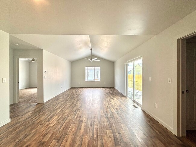 Photo - Beautiful 3 Bedroom Home