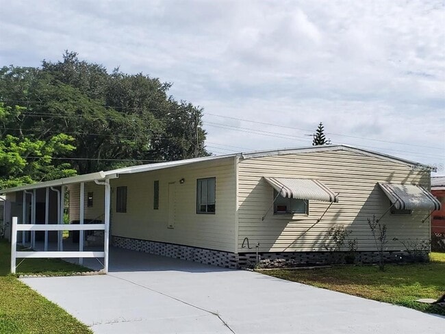 Photo - 3532 Lazy Lake Dr N