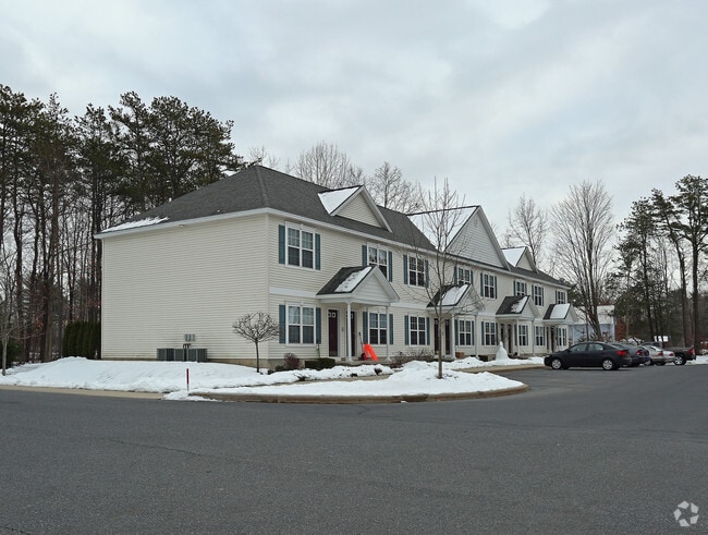 Pinewood Village - Pinewood Village Apartments