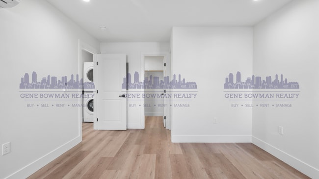 Photo - 6742-48 Waterman Ct