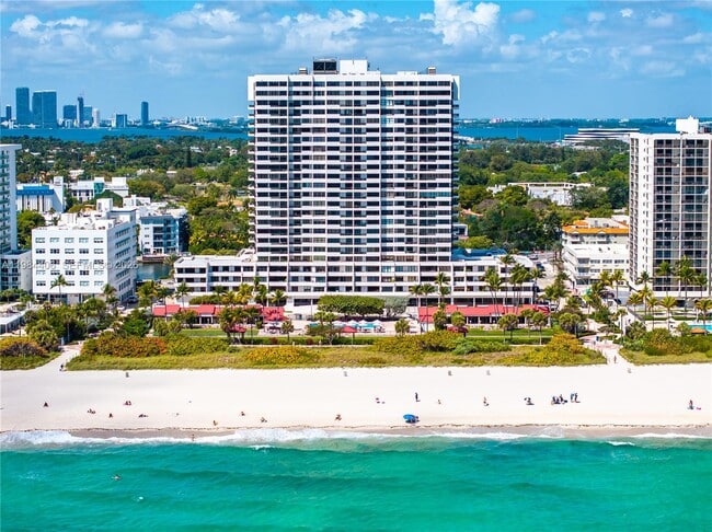 Photo - 2555 Collins Ave Unidad 2402