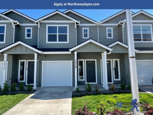 Building Photo - Gorgeous 2 Bedroom 2.5 Bath Townhome in W...