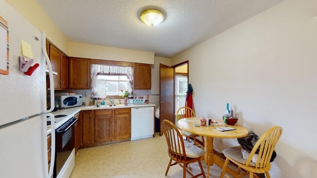 Photo - Available JULY 1st !  Prairie View East Duplex