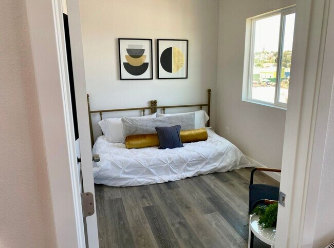 Photo - Move in Promotion for 12 Months! Remodeled... Unit 3