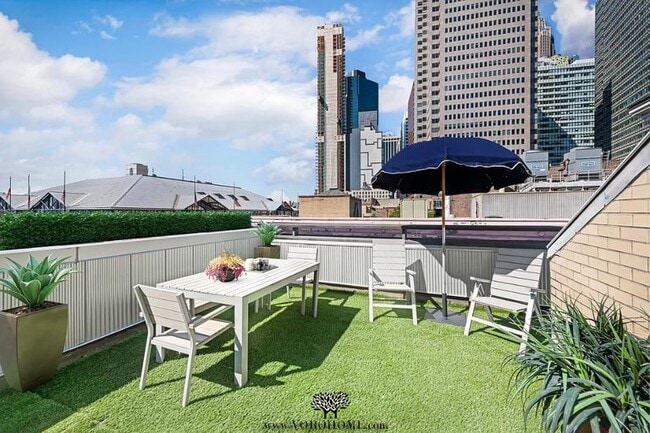 Photo - 136 Beekman St