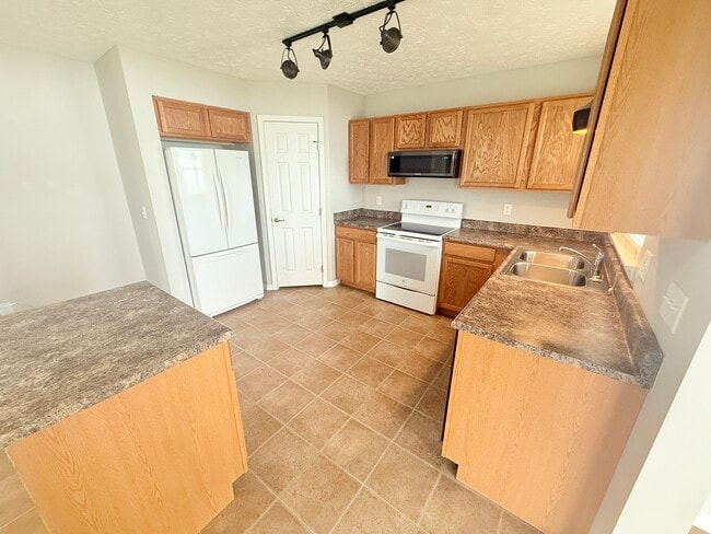 Photo - 5101 Oak Ave