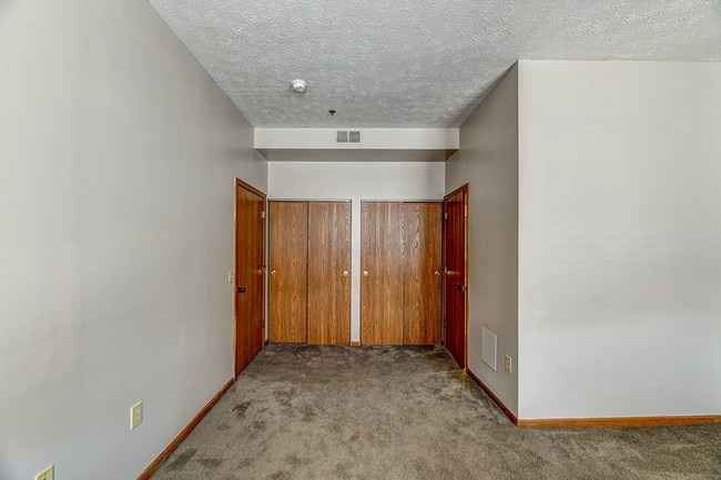 Photo - St. Clairsville Courtyard