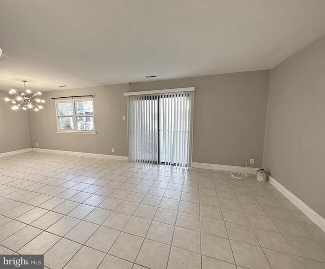 Building Photo - 15 Buttonwood Rd