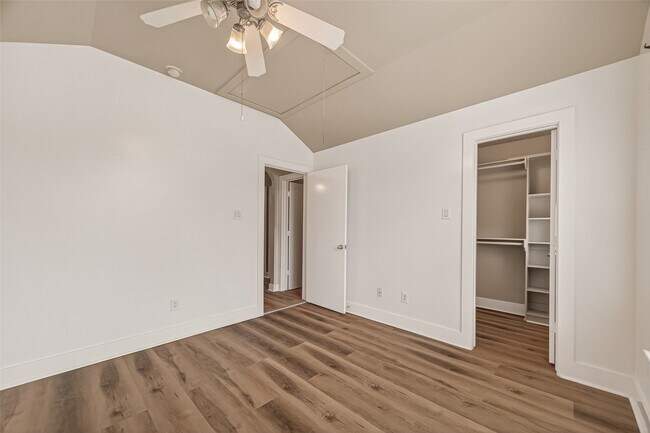 Photo - 5941 S Loop E Unit 104