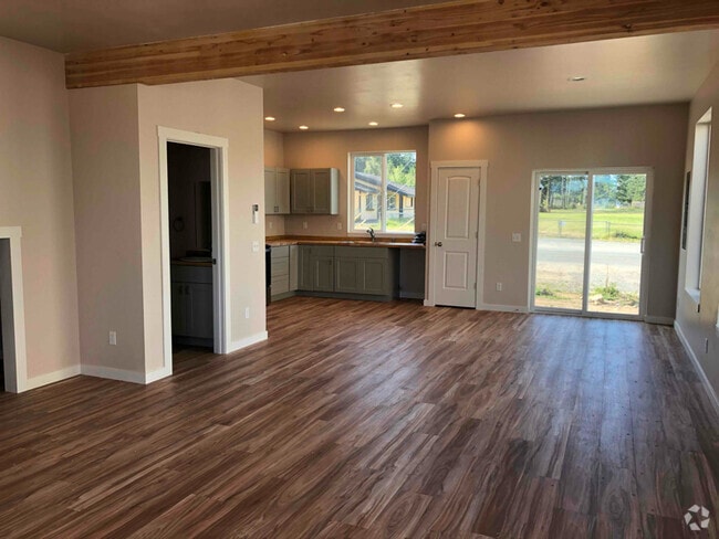 Building Photo - 728 Hamilton Ranch Rd Rental