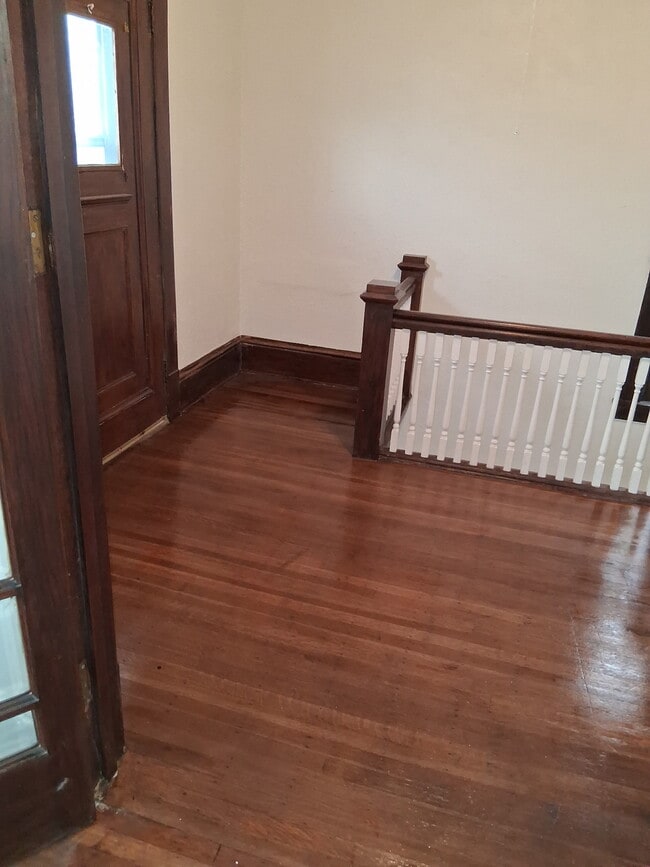 Photo - 690 E Utica St Unidad 690 Upper