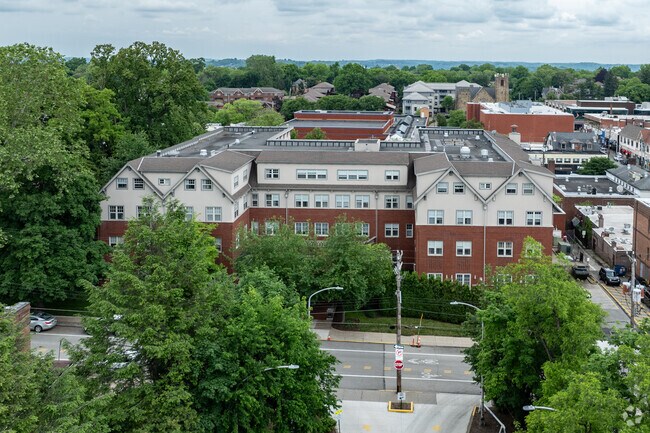5757 Bartlett St Pittsburgh, PA 15217 - Weinberg Terrace Apartments