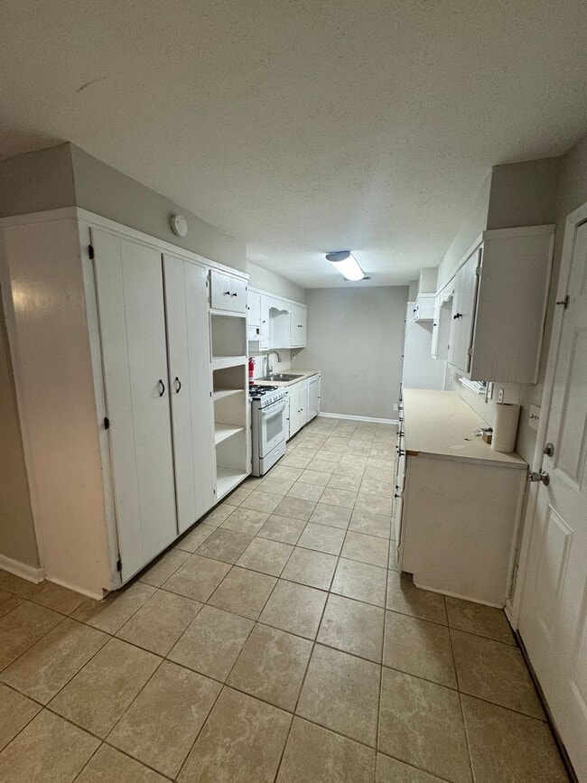 Photo - Large lot in Southern Hills....