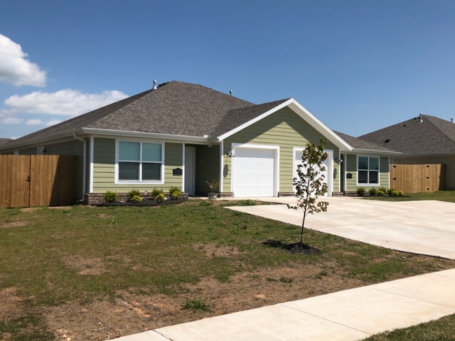 Photo - 613 W Christopher Dr Unit #A