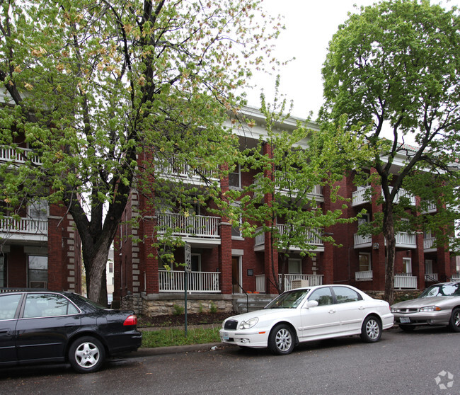 Building Photo - 2543 Cherry St Rental