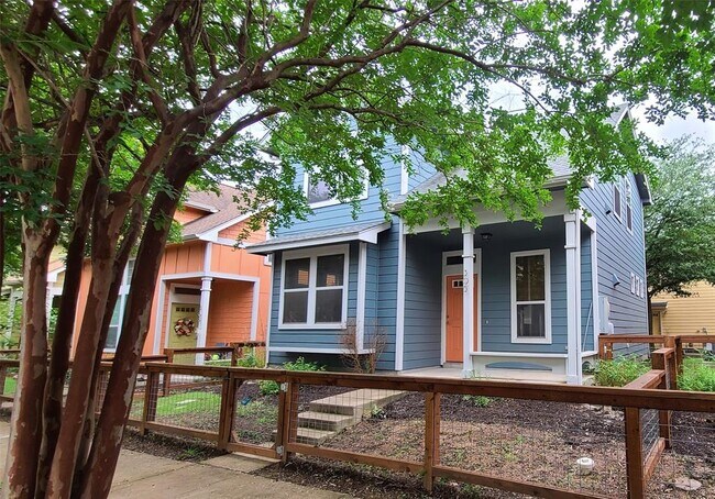 Photo - 1601 Miriam Ave
