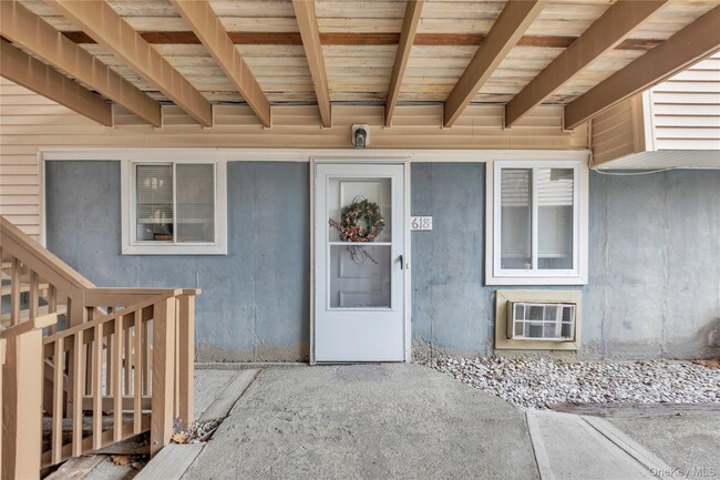 Photo - 618 Fox Run Ln