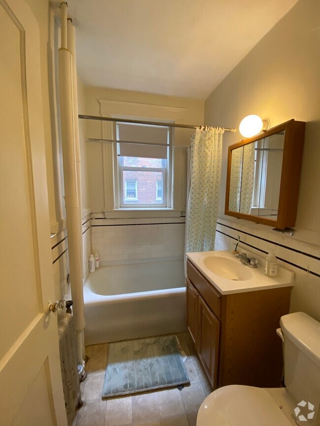 Building Photo - 108 Washington St Rental
