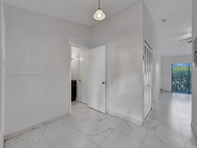 Photo - 1300 Wiley St