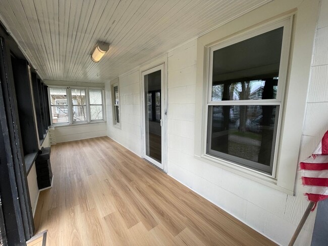 Photo - 827 Single Ave