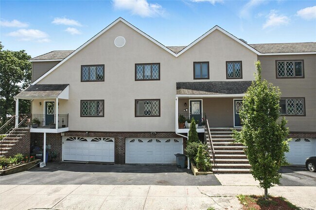 Photo - 116 Pelhamdale Ave Townhome