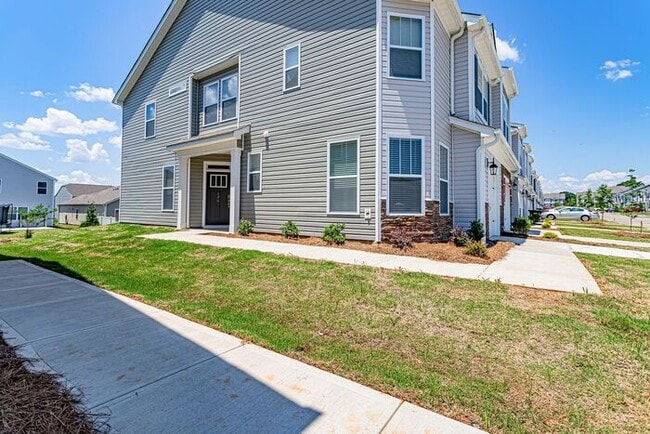 Photo - END UNIT Townhome in Popular Sudduth Farms...