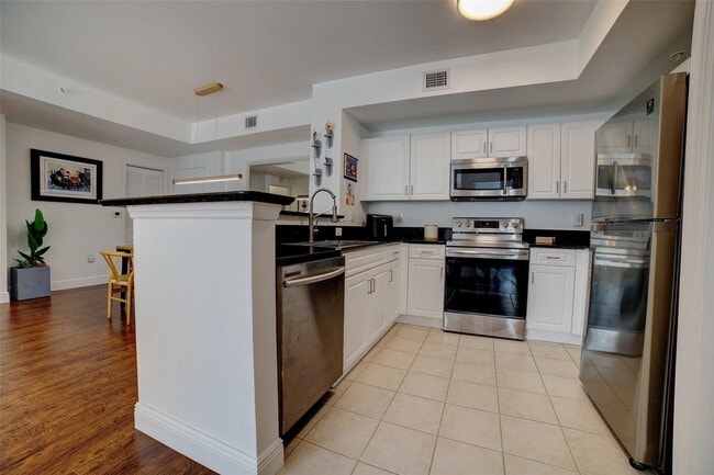 Photo - 720 S Sapodilla Ave Unit 413