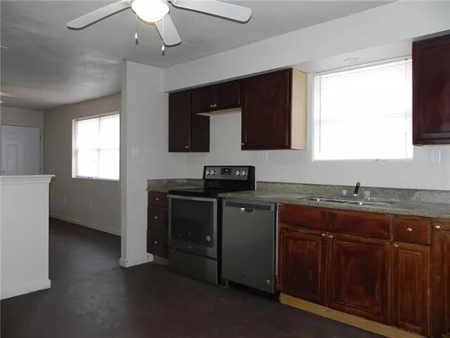 Photo - 1706 Elizardi Blvd